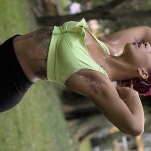 Model - Elizabeth corazon de leon joi