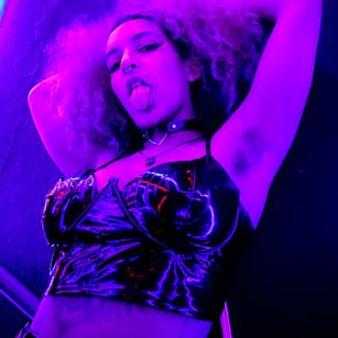 Model - Elizabeth corazon de leon latina