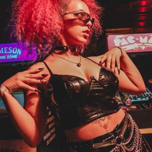 Model - Elizabeth corazon de leon femdom