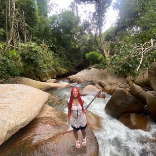 Model - Elizabeth corazon de leon joi