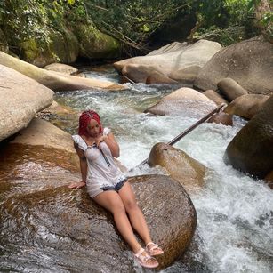 Model - Elizabeth corazon de leon puffyniples