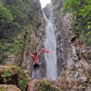 Model - Elizabeth corazon de leon hairybush