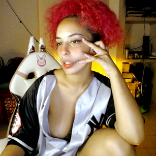 Model - Elizabeth corazon de leon bigboobs