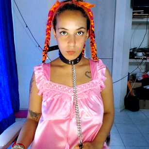 Model - Elizabeth corazon de leon bigboobs