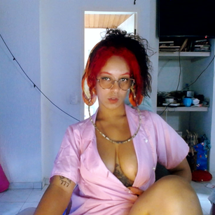 Model - Elizabeth corazon de leon puffyniples