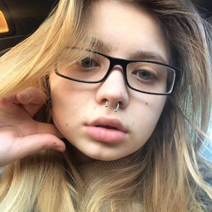 Model - LovelyDaria456 feet