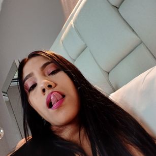 Model - lucymoon querida