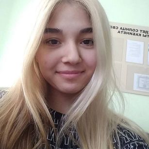 Model - JenniBreeze tits