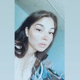 Model - JenniBreeze kiss