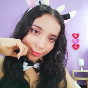 Model - LucyDerby latina