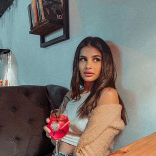 Model - Nikki_Star play