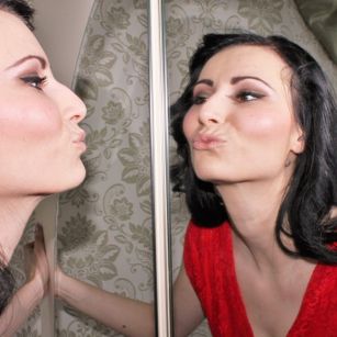 Model - Ondyynee niceass