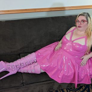 Model - CamGirlKitten femdom