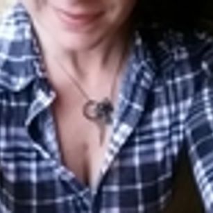 Model - Honey Bunny smoking