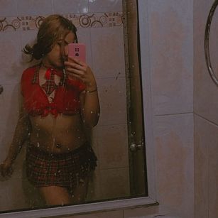 Model - alisoncumgirl queen