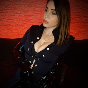 Model - AnnaLu Nylonfetish