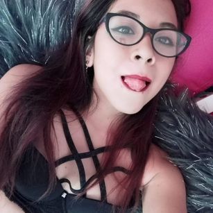 Model - Alice Love masturbating