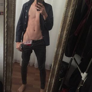 Model - Glitter boy ass