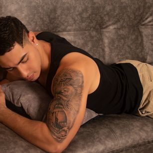 Model - LEVI SCOTT Bigdick