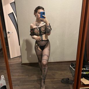 Model - kristina domination