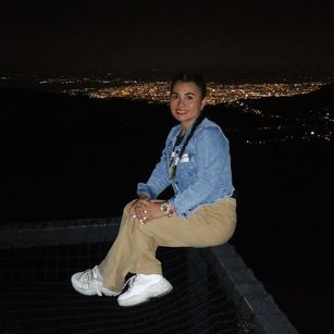 Model - Violet Hughes milf