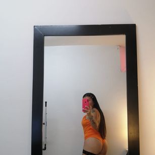 Model - Violet Hughes pantyhose