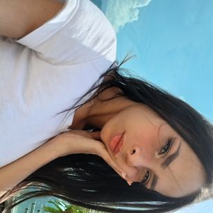 Model - Roxana Nicole Rodriguez trasero