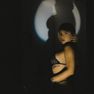 Model - bloom ly latina