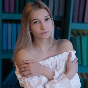 Model - AlisaBerg striptease