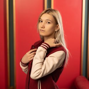 Model - AlisaBerg strip