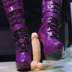 Model - Anny Clarke CBT