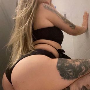 Model - melanysquirt suck