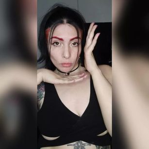 Model - Ariana Parker humilliation