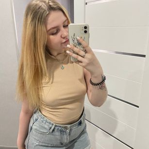 Model - AnitaVine dirtytalk