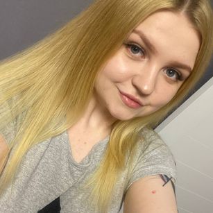 Model - AnitaVine dirtytalk