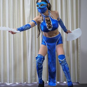 Model - Geisha Mika dominatrix