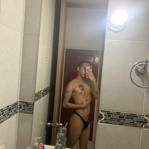 Model - Laden And Aroon gay