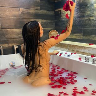 Model - KylieWhite mistress