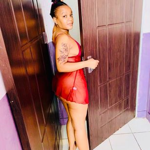 Model - Sweethhoneybunny fingering