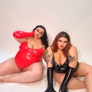 Model - ALPHA LESBIANS findom