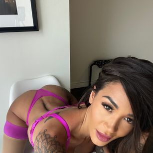 Model - Leena Wild slim