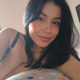 Model - Mia Saenz bigass