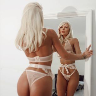 Model - Lene Angelica fakeboobs