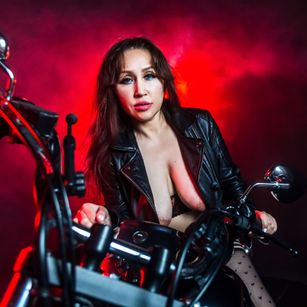 Model - YourAnalQueen bigtoys