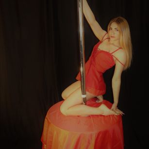 Model - larasmith squirt