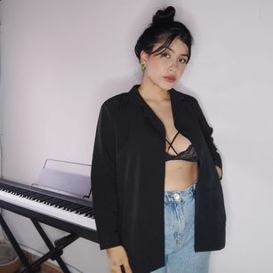 Model - Mia Saenz hairy