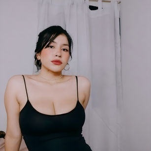 Model - Mia Saenz toys