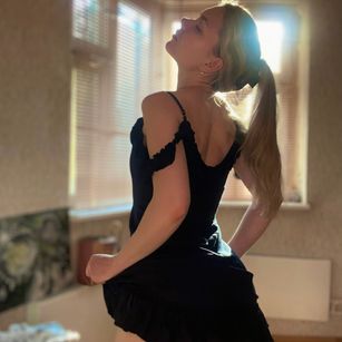 Model - miameraii findom