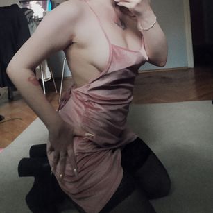 Model - Ttells stockings