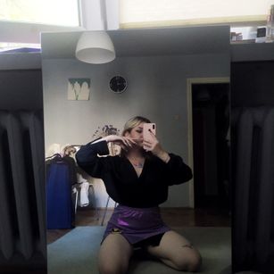 Model - Ttells dirtytalk